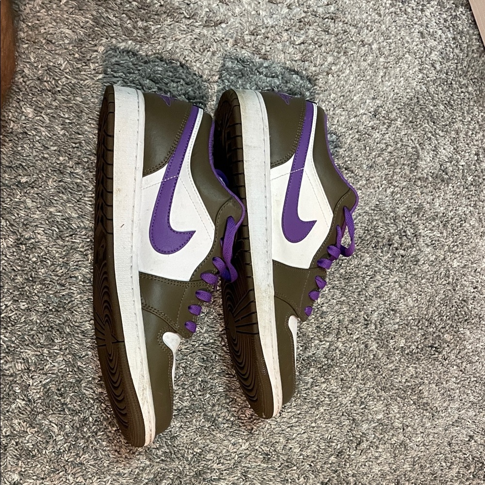Jordan Sneakers in Purple and Brown